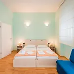 Aurora 3*