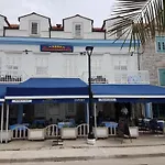 Pensión Aurora 3*
