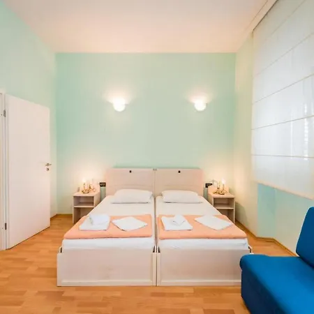 Aurora 3*