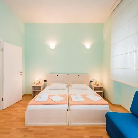 Gostinjska kuća Aurora 3*